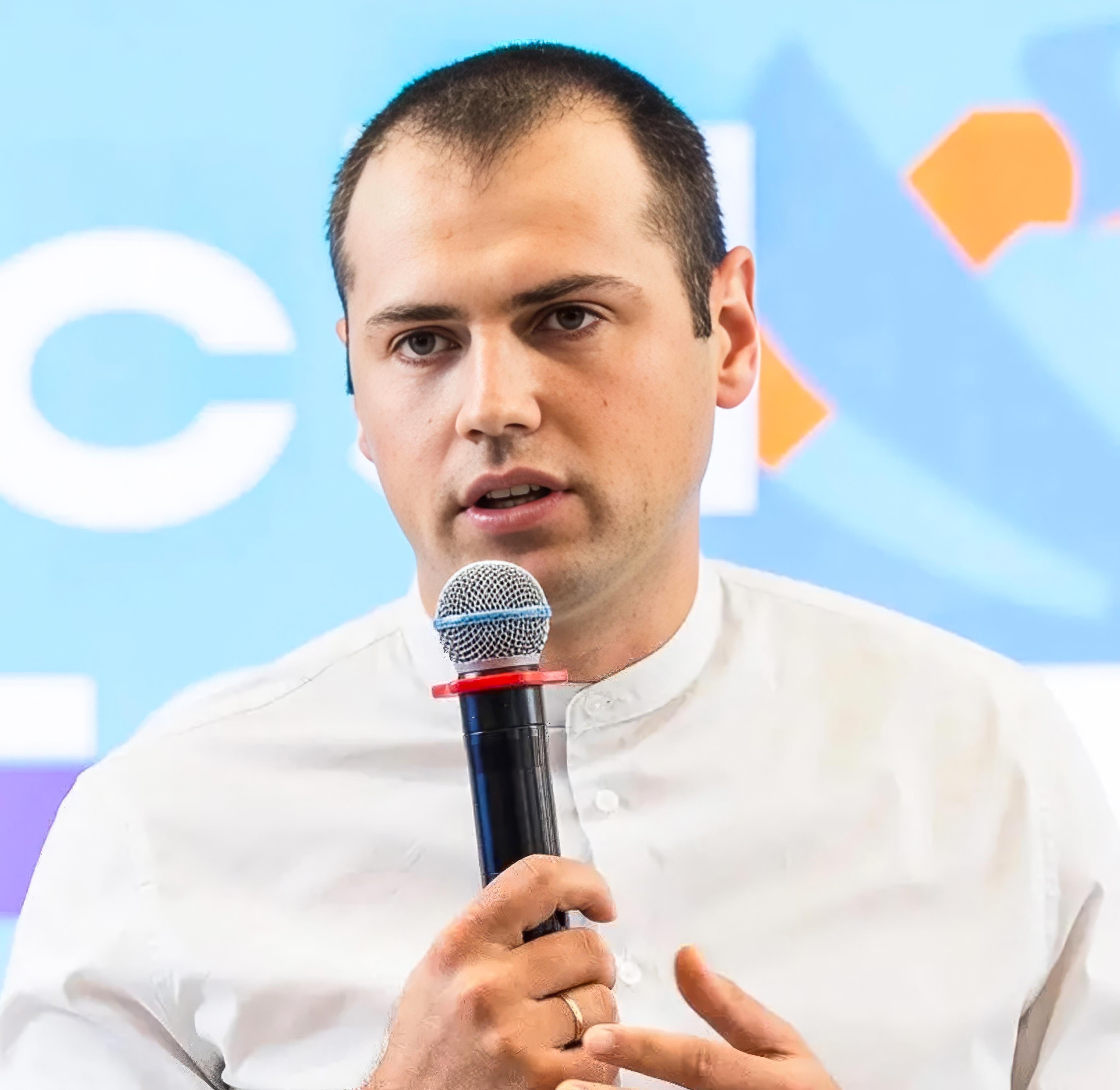 Егор Дубов донорство